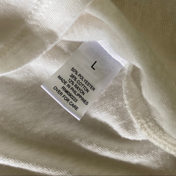 Me to We Off-White Tee with Cut Out Sleeves Large - Picture 6 of 8